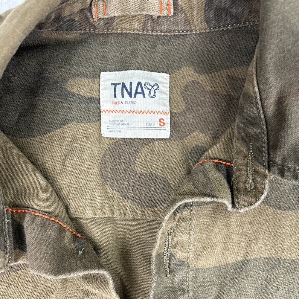 TNA Aritzia Jacket Top Size Small Camo Camoflauge Military Casual Button Front - Picture 2 of 7